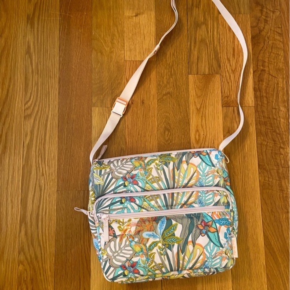 Vera Bradley Crossbody brand new without tags - Picture 6 of 6